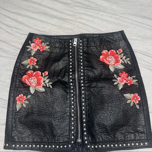 American eagle embroidered skirt - Picture 3 of 8